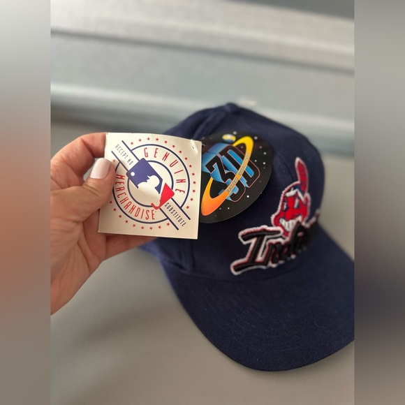 Vintage Cleveland Indians Chief Wahoo MLB Baseball SnapBack Cap NWT - Picture 3 of 11